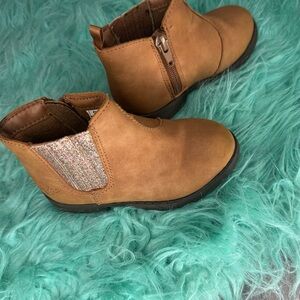 Toddler Oshkosh boots